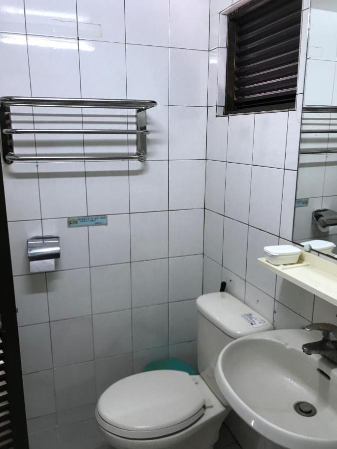 Guang Haw Hotel Tainan Extérieur photo