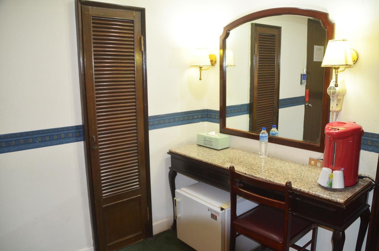 Guang Haw Hotel Tainan Extérieur photo