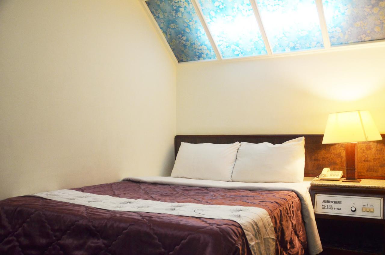Guang Haw Hotel Tainan Extérieur photo