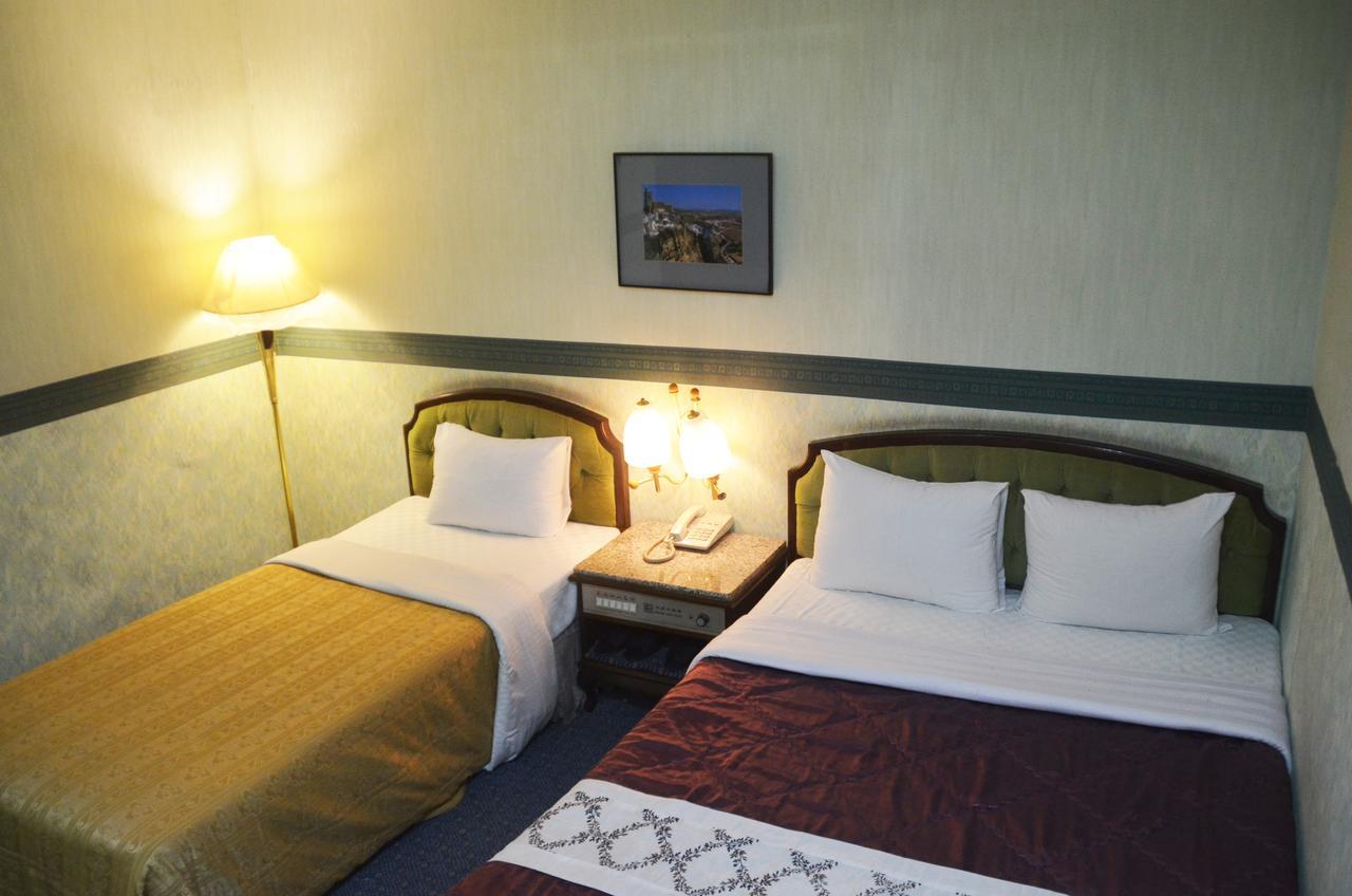 Guang Haw Hotel Tainan Extérieur photo