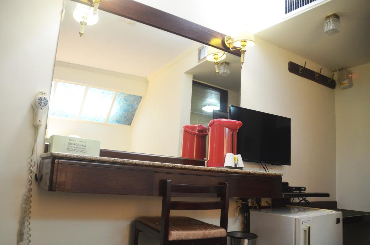 Guang Haw Hotel Tainan Extérieur photo