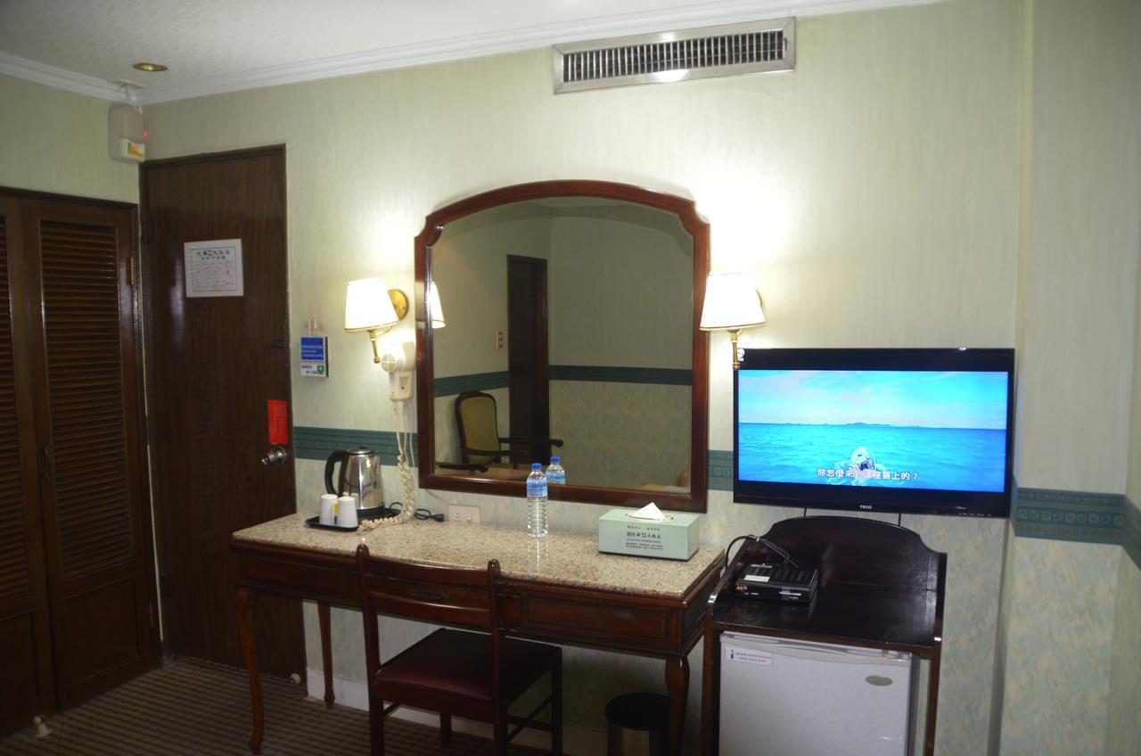 Guang Haw Hotel Tainan Extérieur photo