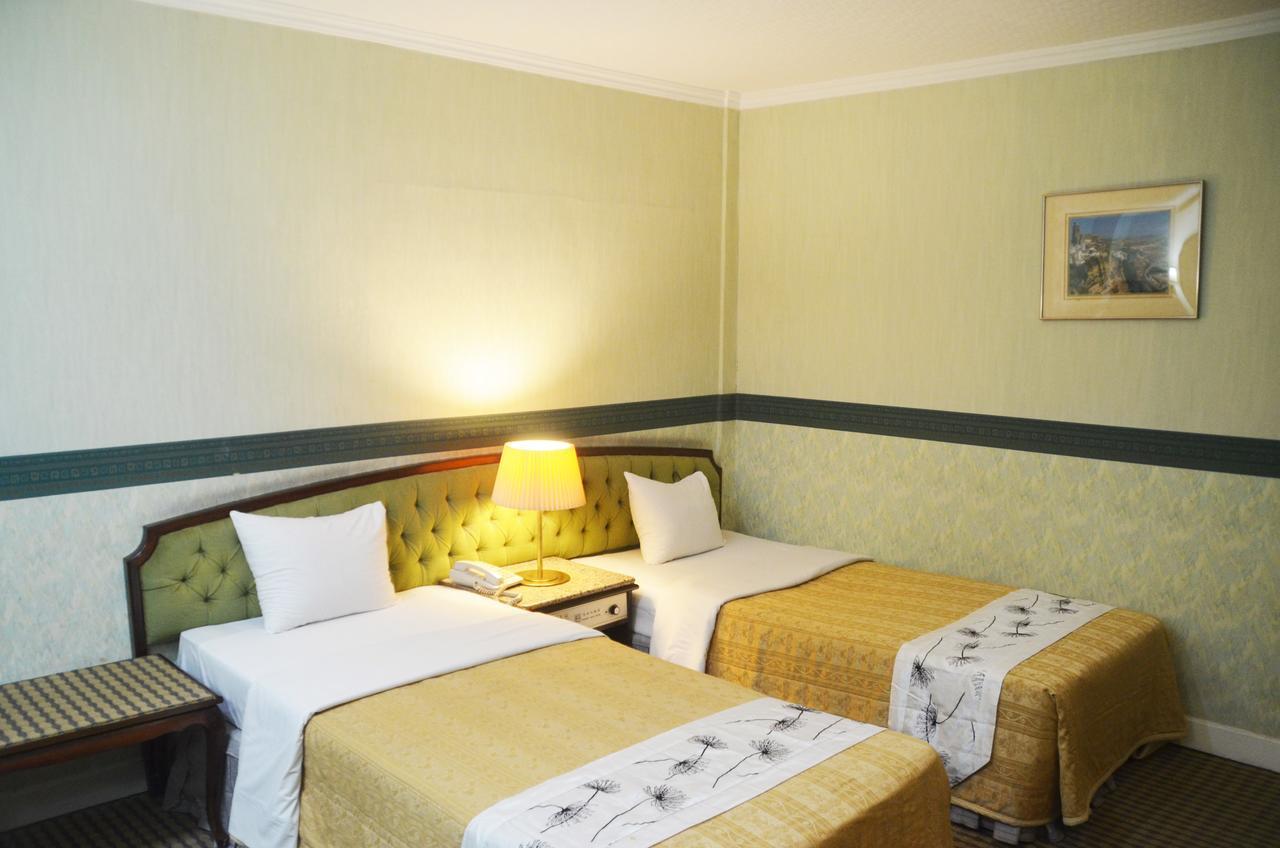 Guang Haw Hotel Tainan Extérieur photo